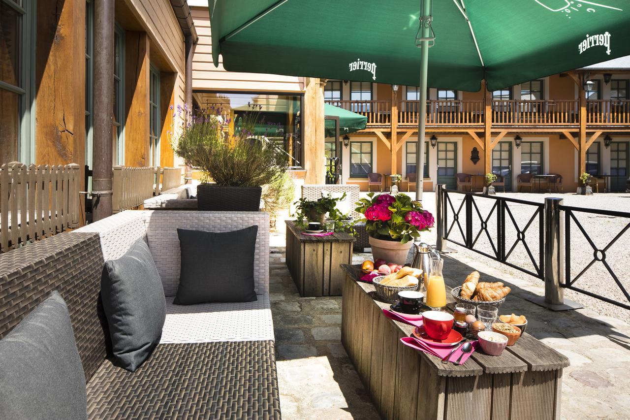 Hotel Et Spa Le Lion D'Or Pont-Évêque エクステリア 写真
